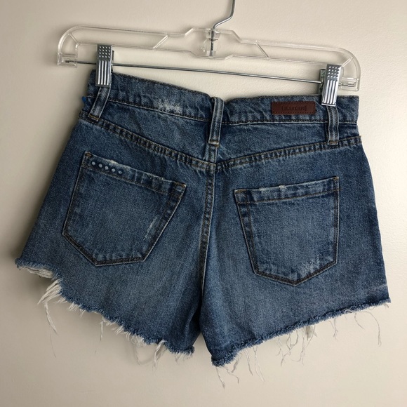 BLANK NYC Pin Up High Rise Medium Wash Jean Shorts - Picture 6 of 7